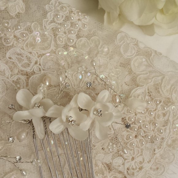 David's Bridal Hair Comb Headpiece Collection 2 hair combs - Picture 7 of 10